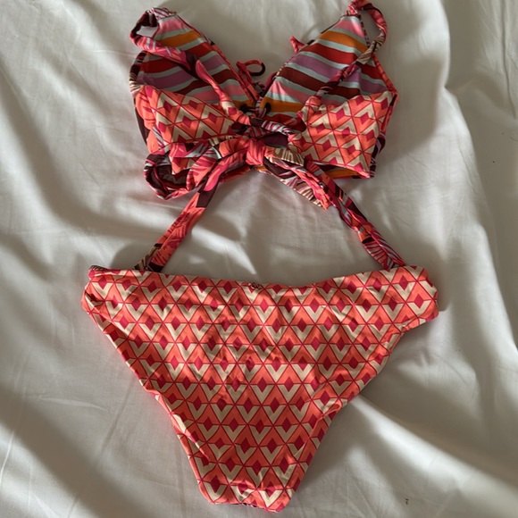 Maaji bikini size M top and S bottoms - Picture 3 of 4